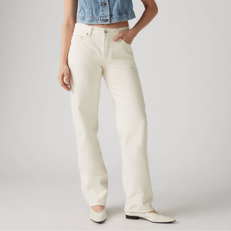 Levi’s 501 '90s Women's Jeans in a light wash.