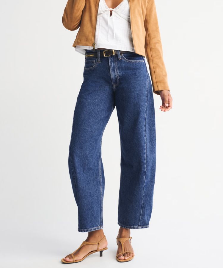 Mid-rise jeans with a tapered barrel-leg silhouette.