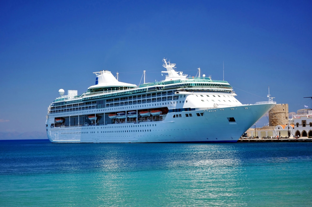 10 Essential Cruise Outfits for 2026 Style