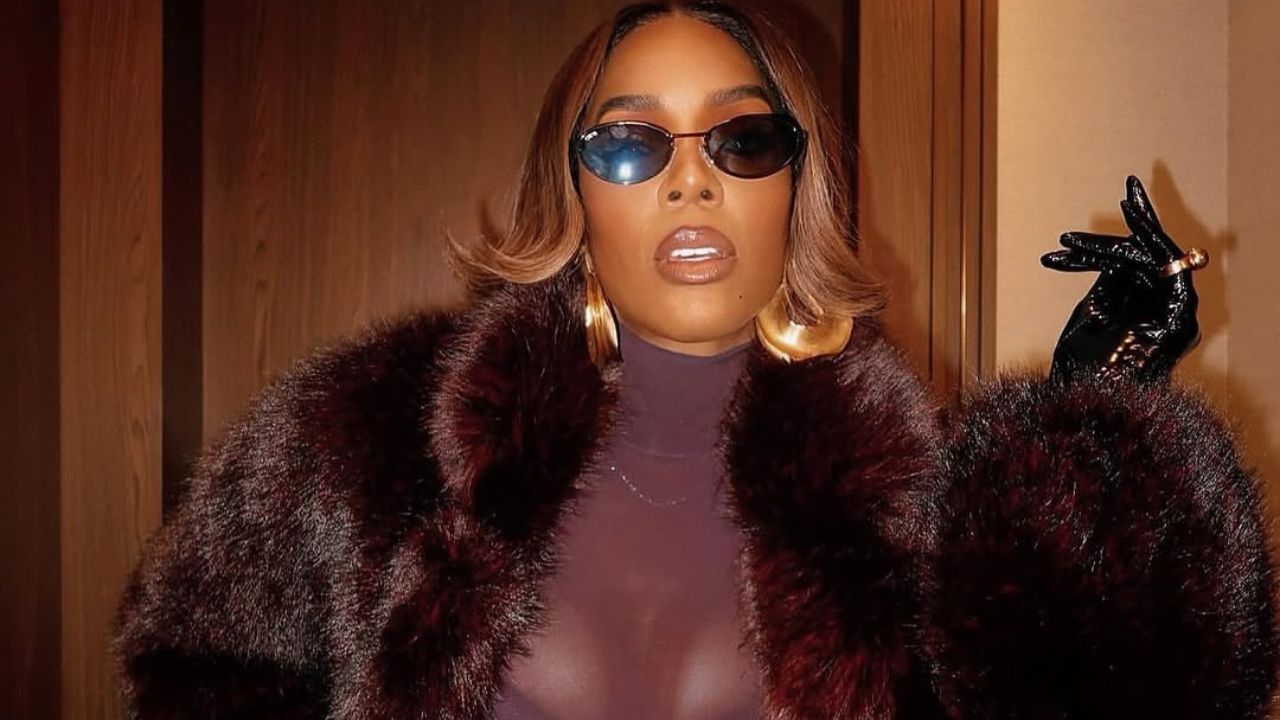 Monochromatic Burgundy Outfit Guide: Kelly Rowland Style