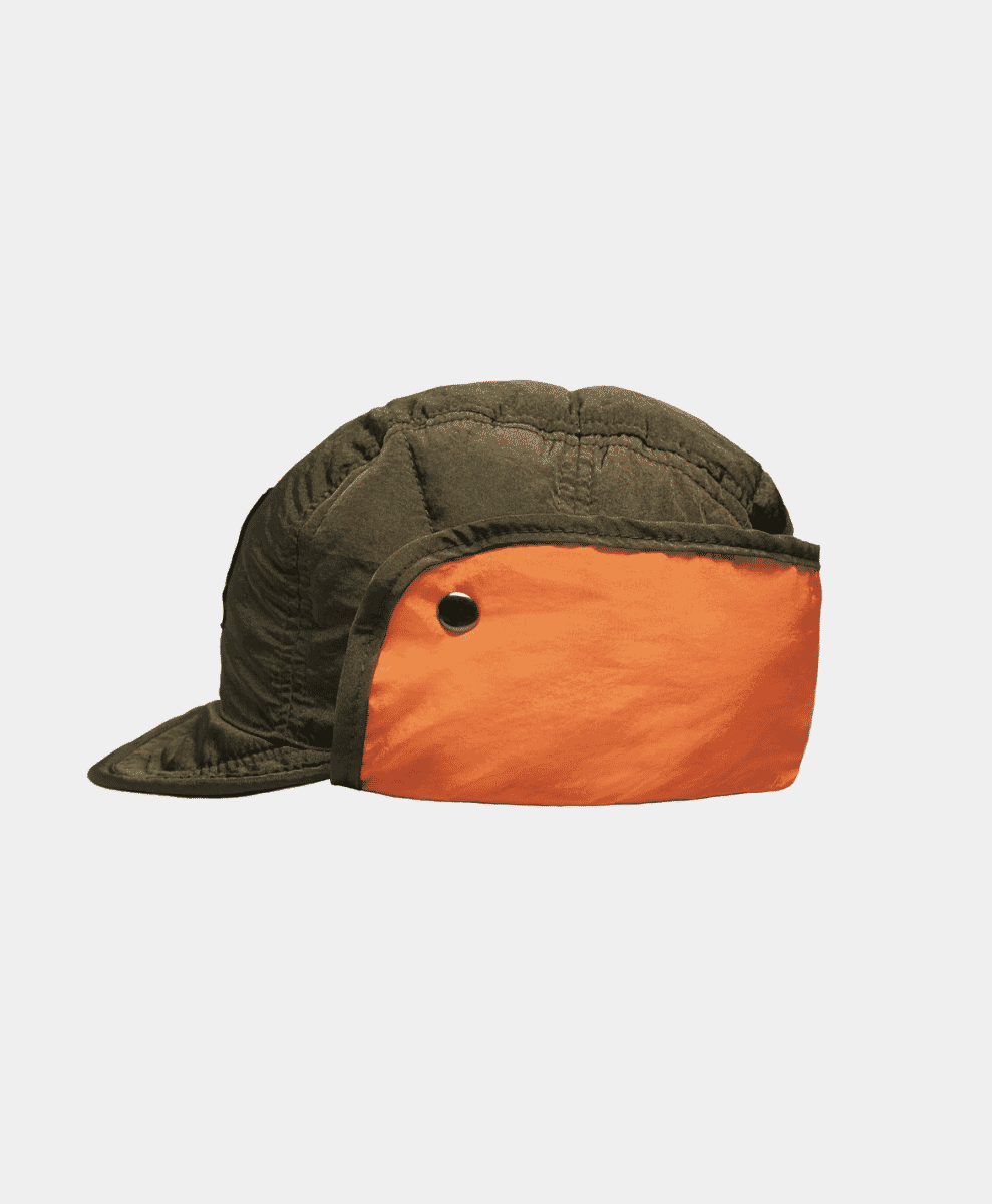 Frontal view of the black Buetti Downfilled Trapper Hat.