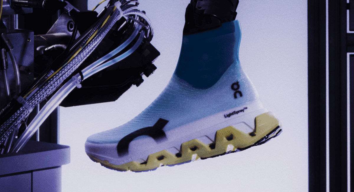 Full lateral view of the finished On Cloudmonster 3 Hyper with LightSpray technology.