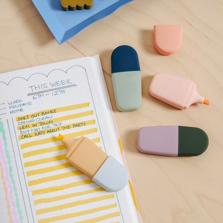 Set of pastel-colored mini highlighters