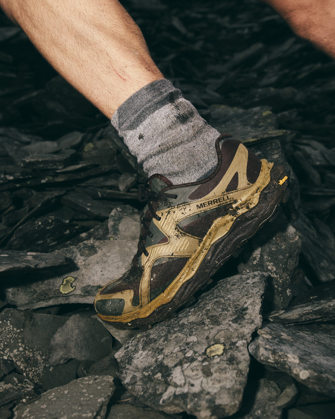 Top-down view of the Merrell Agility Peak 6 engineered mesh upper and lacing system.